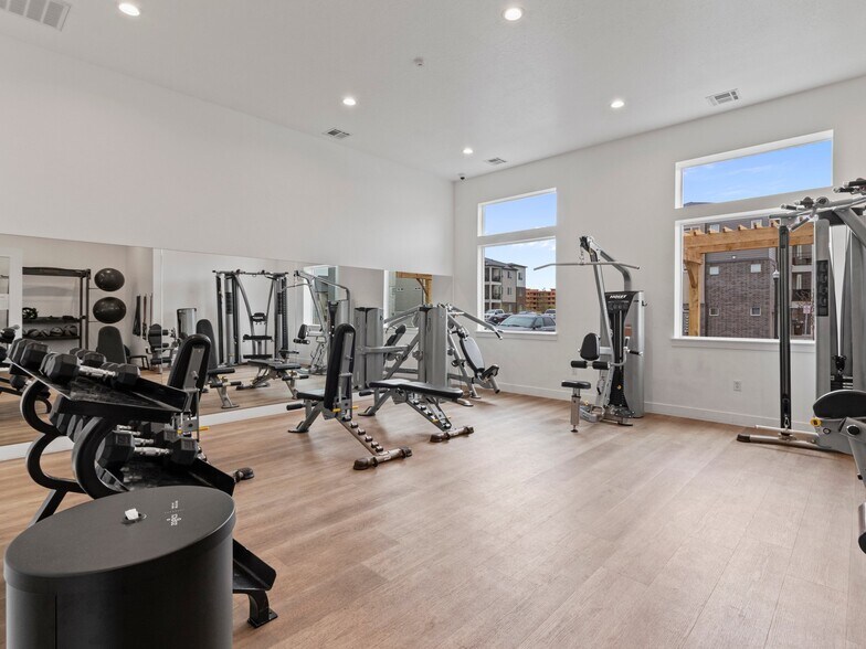 Building Photo - 13537 Commodus Dr