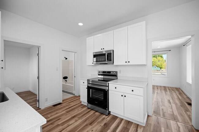 Building Photo - Northeast Spokane Home - Completely Remode...