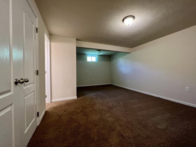 Building Photo - 326 Falcon Run