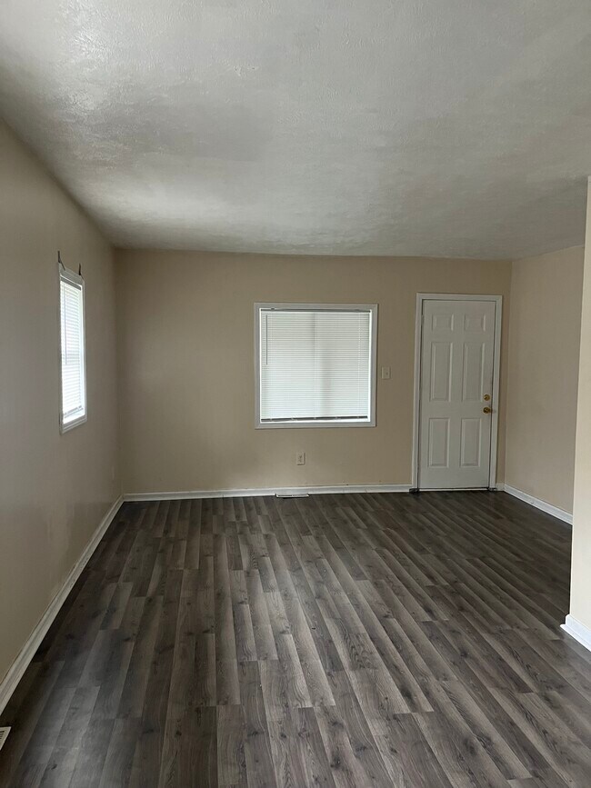 Building Photo - 2224 Leer St