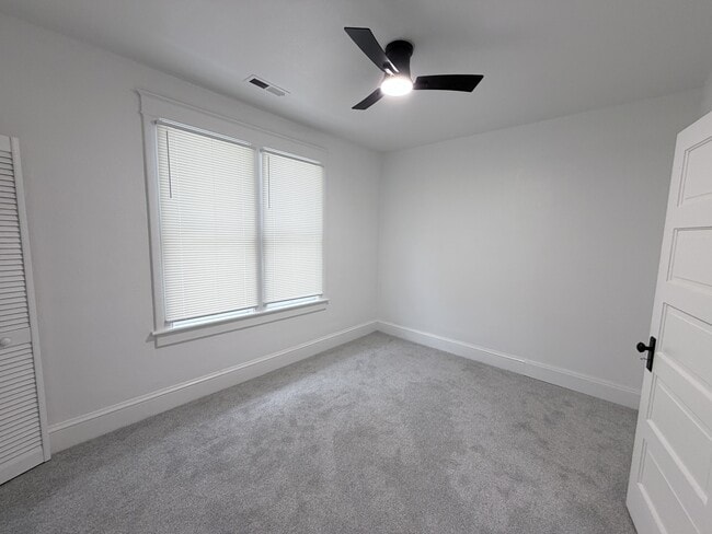 Building Photo - 1439 Chesapeake Ave