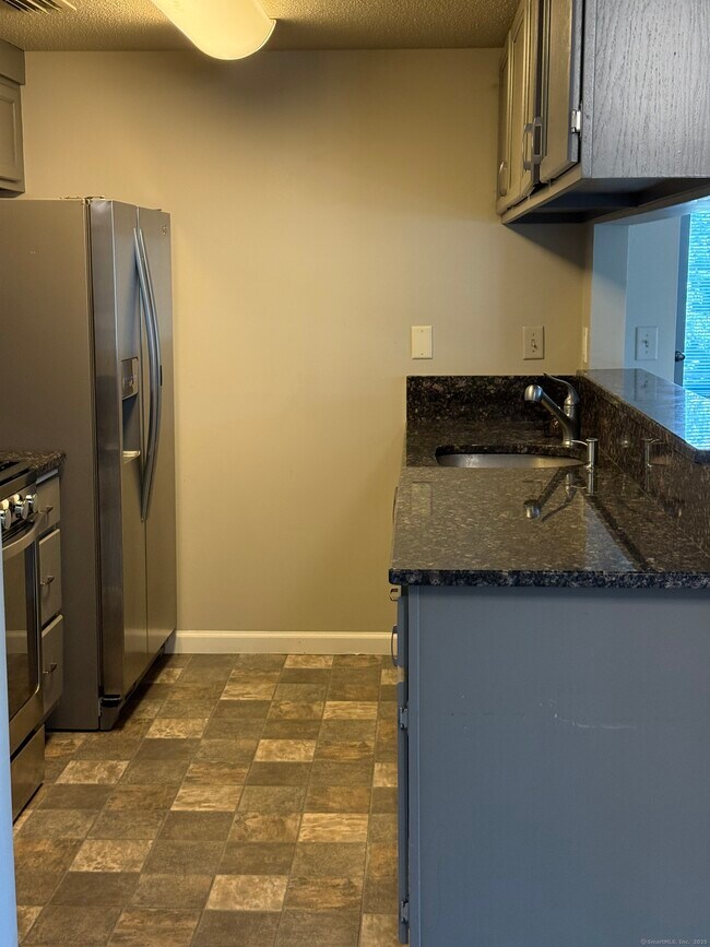 Building Photo - 25 Little Oak Ln