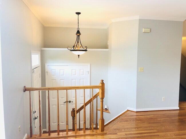 Building Photo - STAFFORD TOWNHOUSE - HANDY TO QUANTICO, SH...
