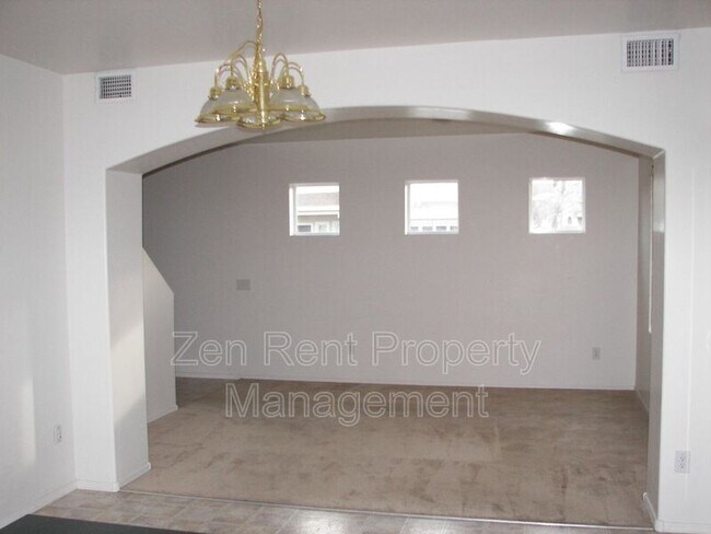 Building Photo - 4171 E Gail Dr