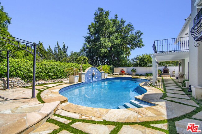 Building Photo - 5020 Dantes View Dr