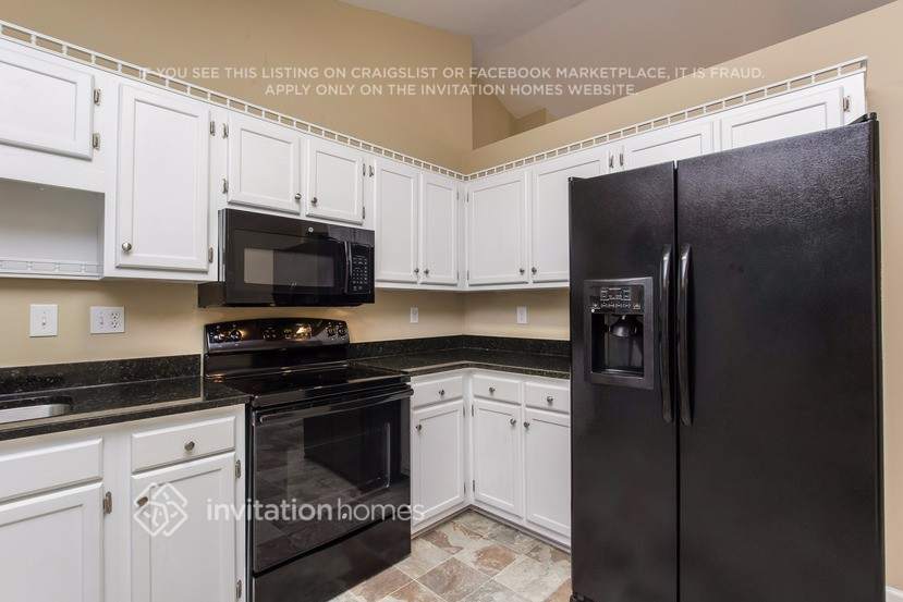 Building Photo - 4688 Sterling Pointe Dr