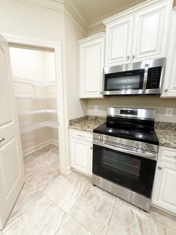 Building Photo - 81 Delray Dr