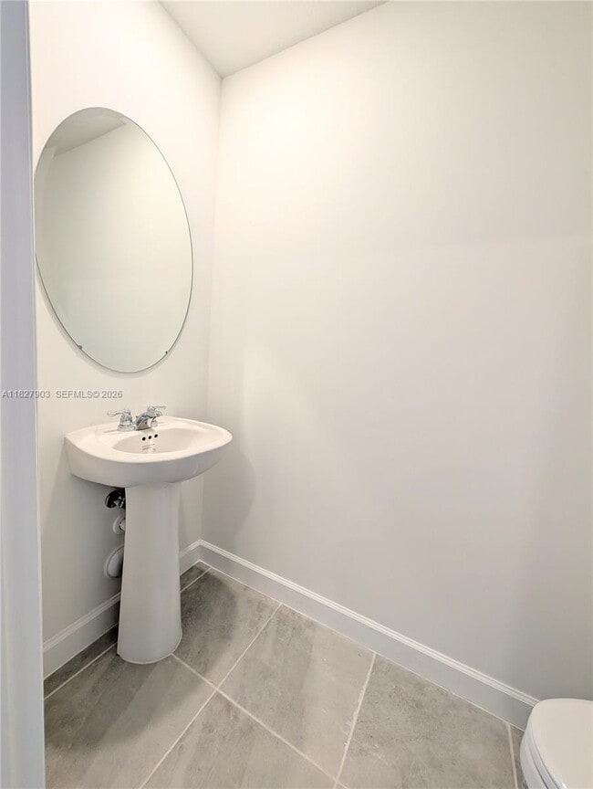 Building Photo - 1172 SE 1st Ave