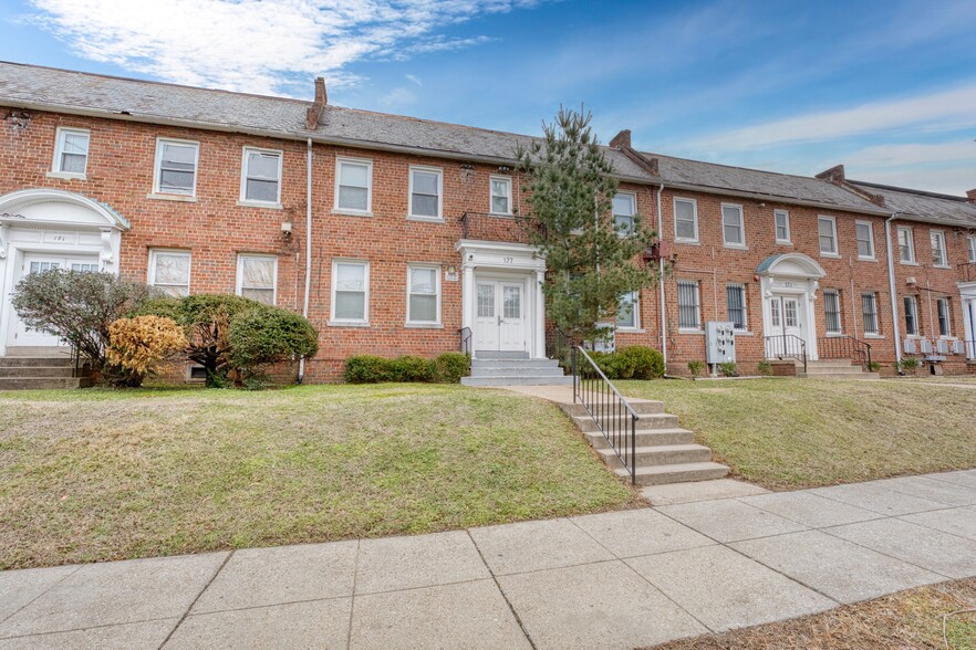 Buildring from sidewalk - 177 36th St NE