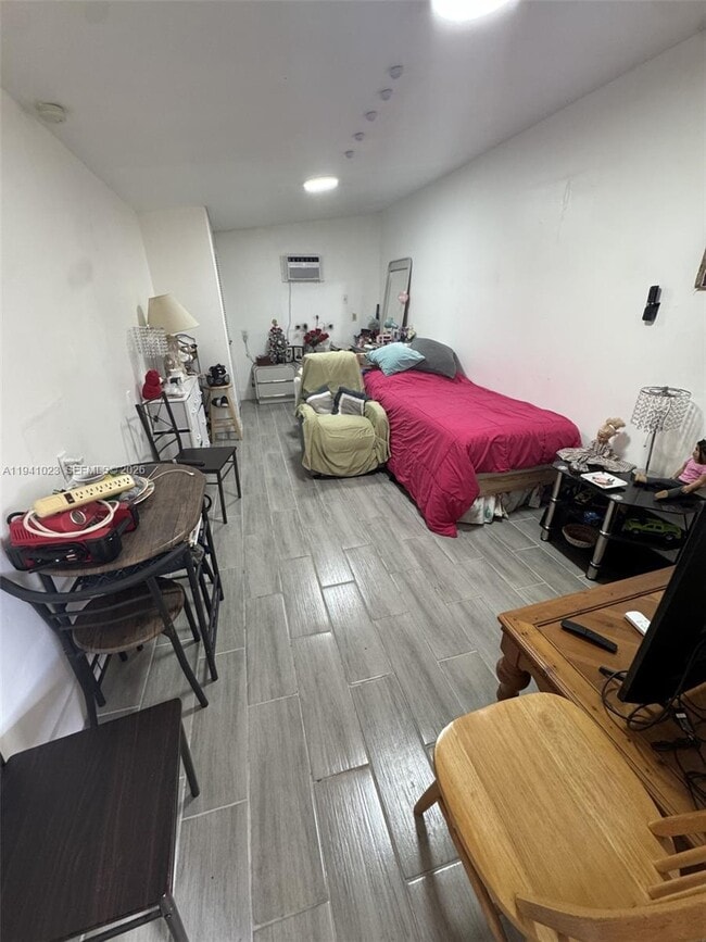 Building Photo - 10245 SW 37th Terrace