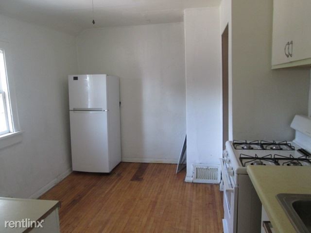 Building Photo - 511 1st Ave S