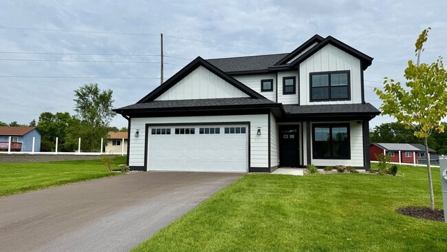 Building Photo - 16002 Kenyon Ave