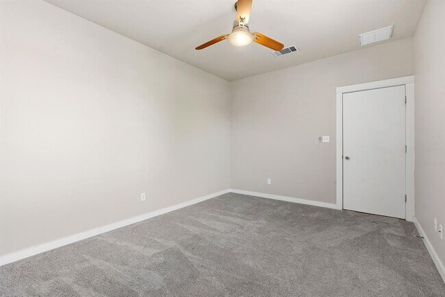 Building Photo - 2911 Corbin Ln