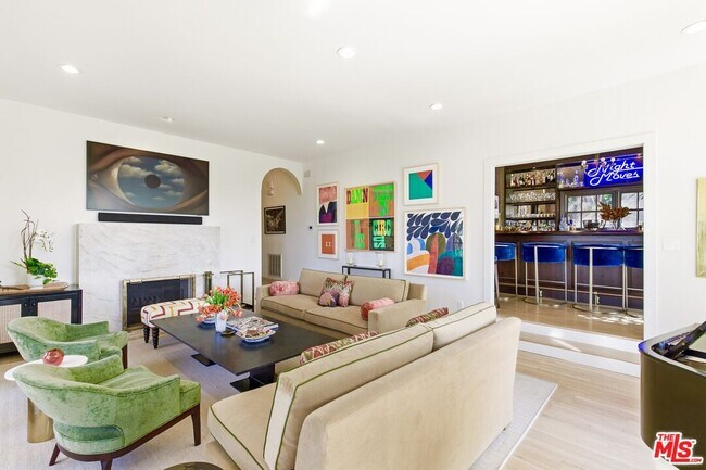 Building Photo - 6203 Temple Hill Dr