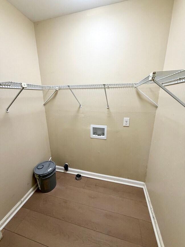 Building Photo - Lexington- Downtown Lexington - Call Lexington office for tours 803-359-0793