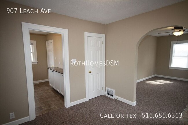 Building Photo - 907 Leach Ave