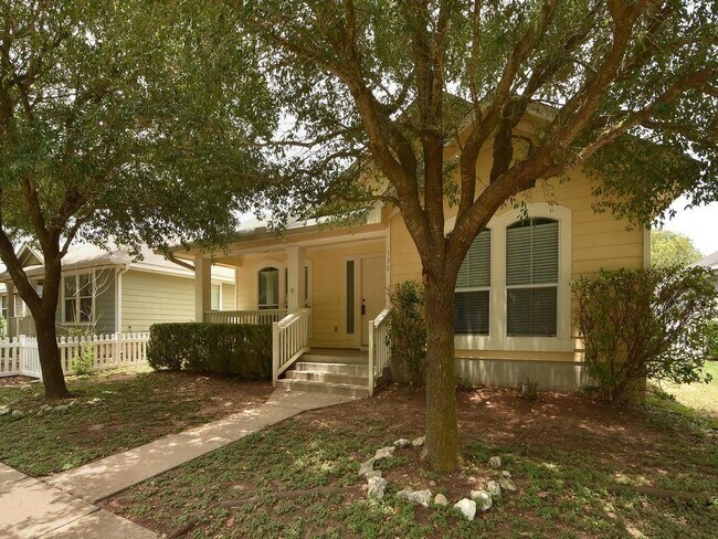 Building Photo - 136 Strawn
