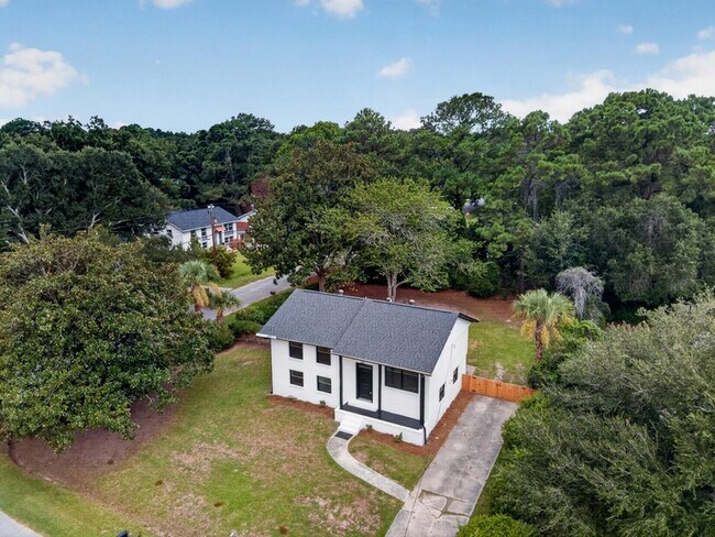 Building Photo - 1411 Westway Dr