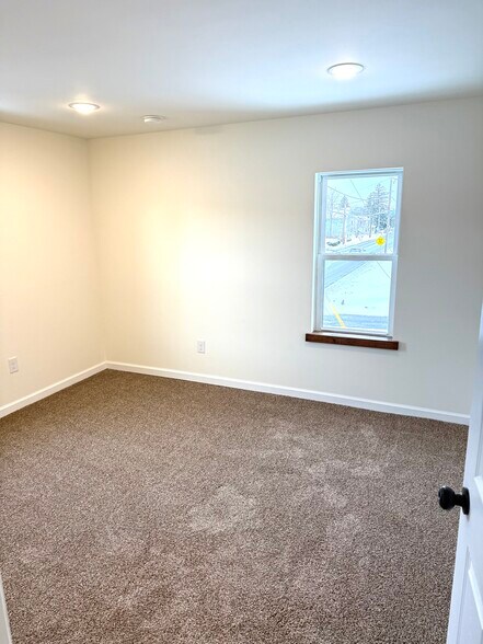 Building Photo - 1235 Bloom Rd