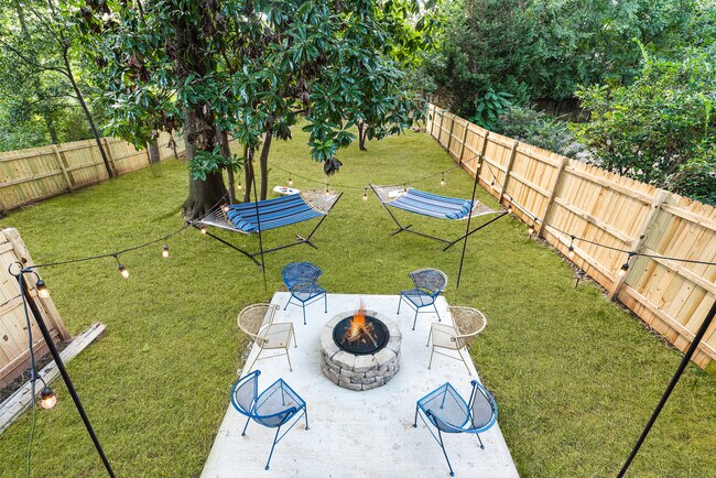 Building Photo - 919 Gilbert St SE