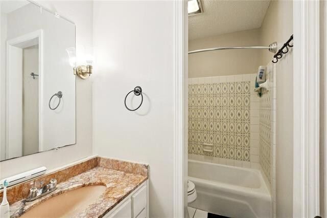 Building Photo - 1000 Rural St