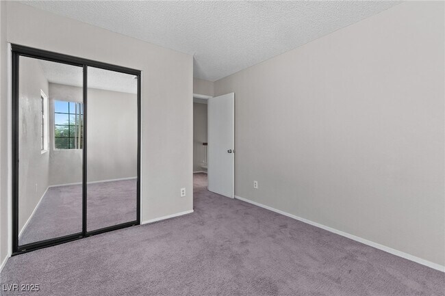 Building Photo - 497 Coco Palms Ave