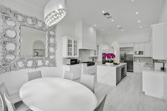 Building Photo - 1516 Island Blvd