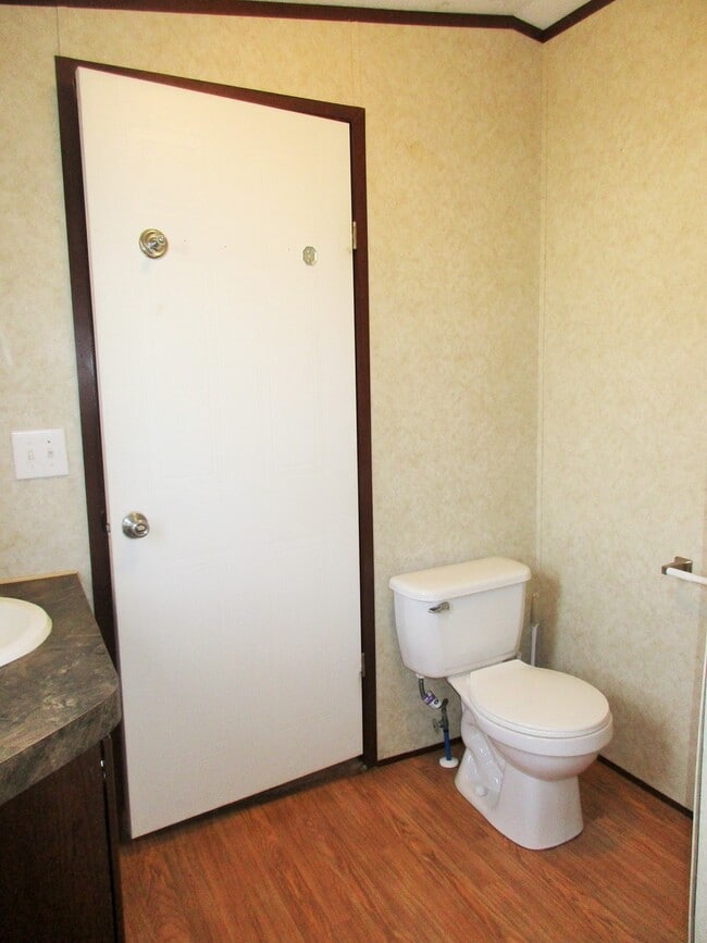Building Photo - 3 bedroom 2 bath in Hydro, OK  73048