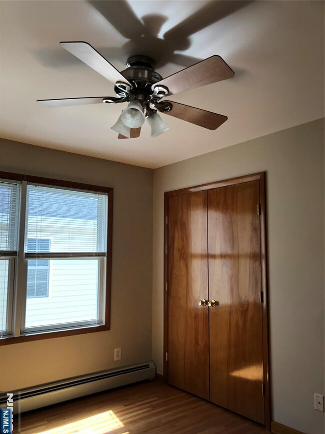 Building Photo - 504 2nd