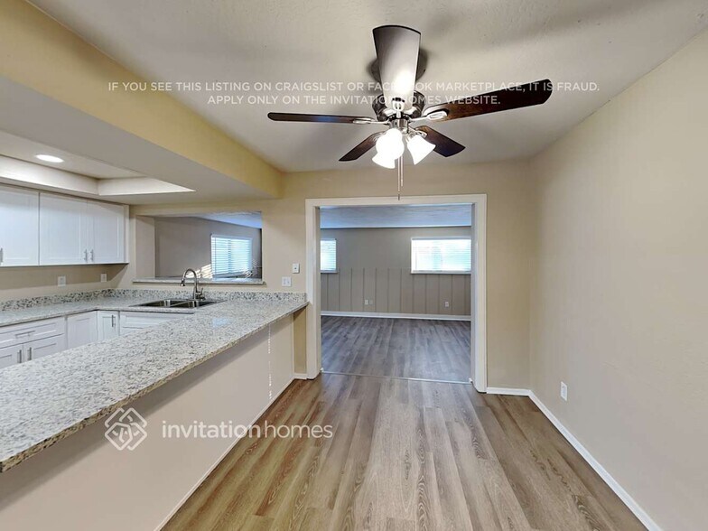 Building Photo - 4107 W Desert Hills Dr
