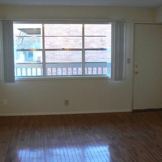 Building Photo - 1722 E Cherry St
