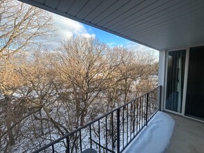 Building Photo - 5760 Abbey Dr