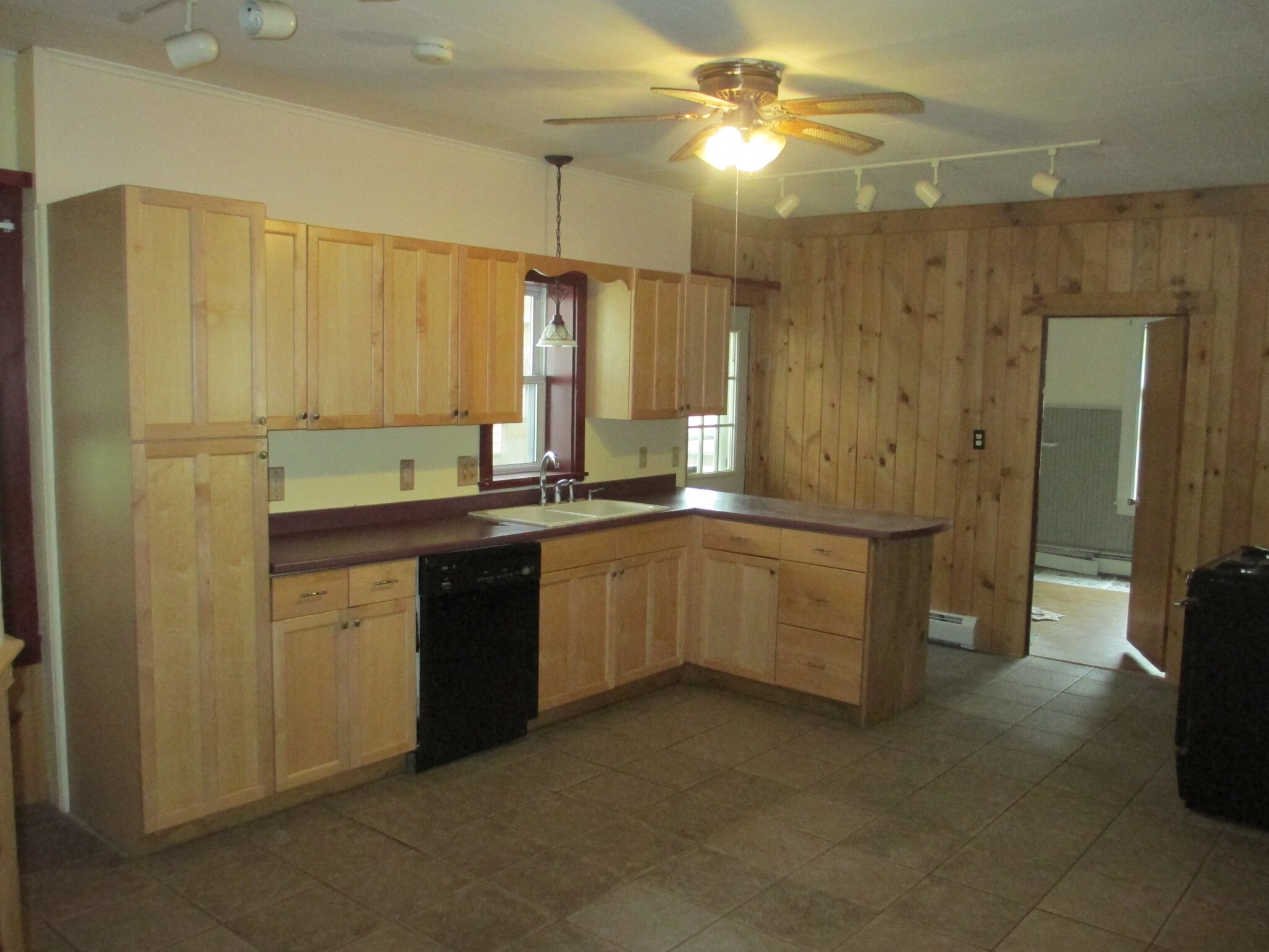 Beautiful Kitchen - 235 Pleasant St
