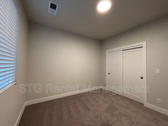 Building Photo - 3968 Fossil Way