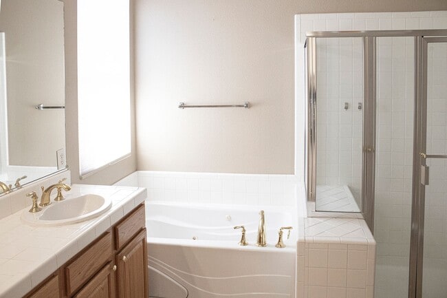 Building Photo - 3 Bed 2 Bath 55+ community of Miners Villa...