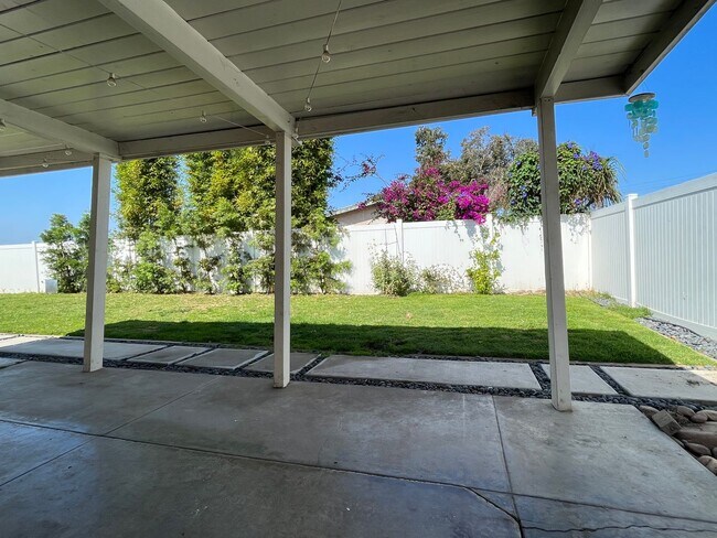 Building Photo - Welcome Summer in this Serra Mesa GEM!