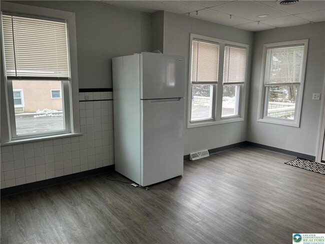 Building Photo - 54 N 8th St