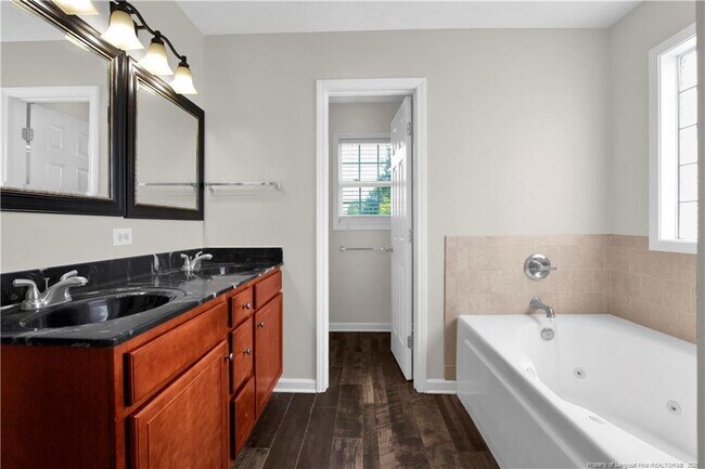 Building Photo - 1717 Kershaw Loop