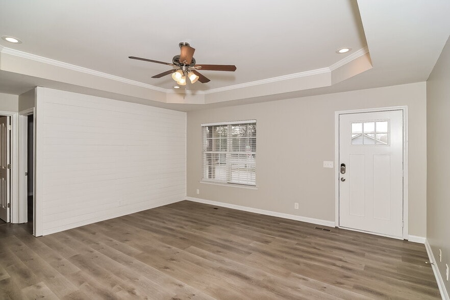 Building Photo - 1002 Wismar Ct