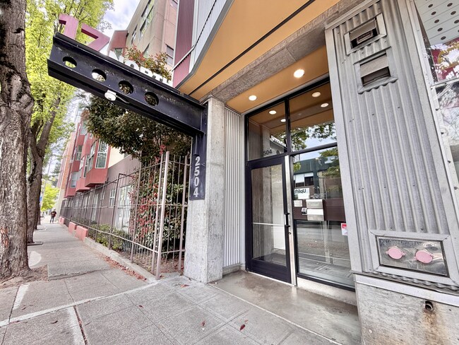 Building Photo - 2504 Western Ave