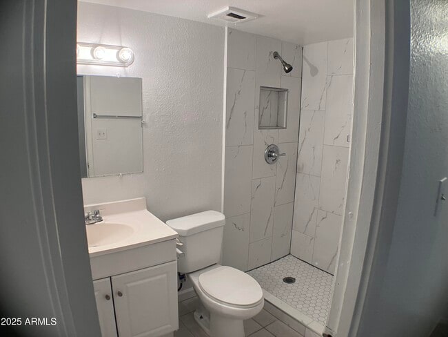 Building Photo - 4236 S 46th Pl