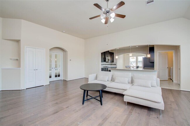 Building Photo - 24019 Via Viale Dr