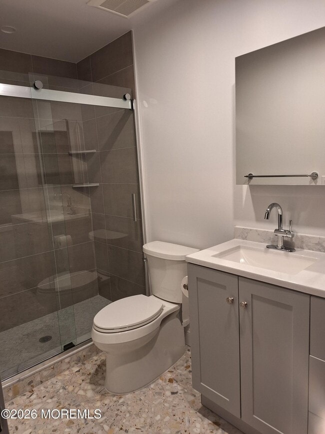 Building Photo - 373 Pine St