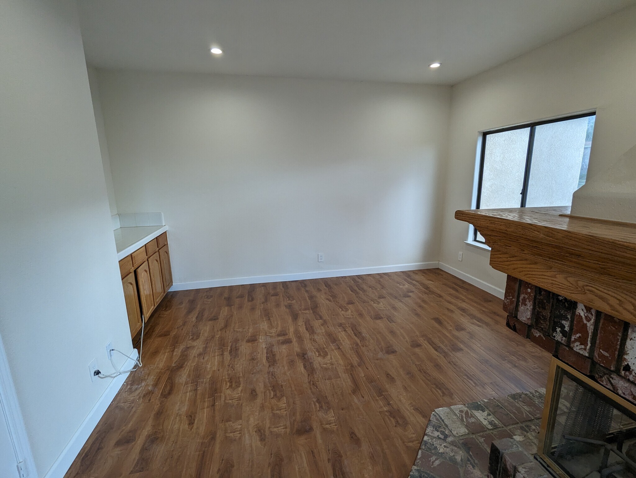 Building Photo - 42057 Parkmont Dr