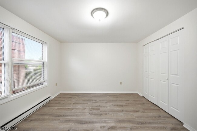 Building Photo - 21 N 13th St