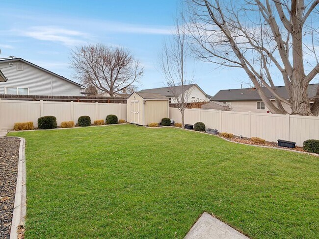 Building Photo - Upgraded 3-Bedroom Home on Cul-de-Sac Near Downtown Nampa & I-84