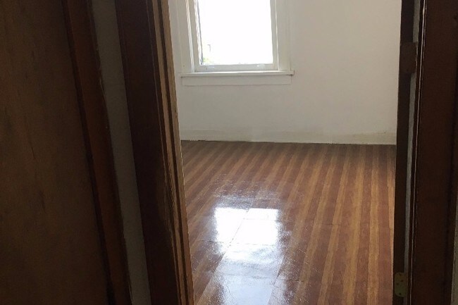 Bedroom (1) - 4064 E 57th St