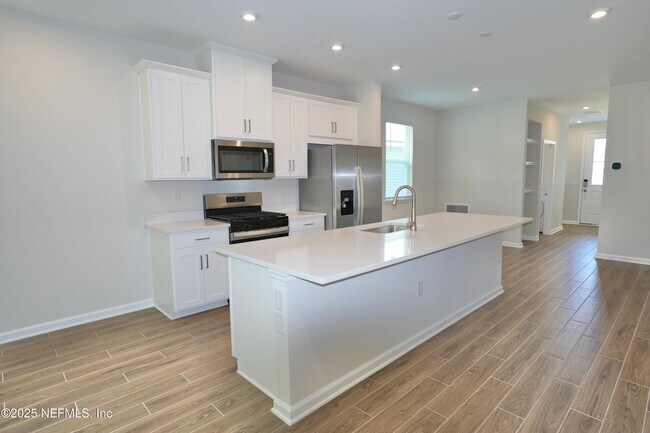 Building Photo - 308 Spruce Hl Pt