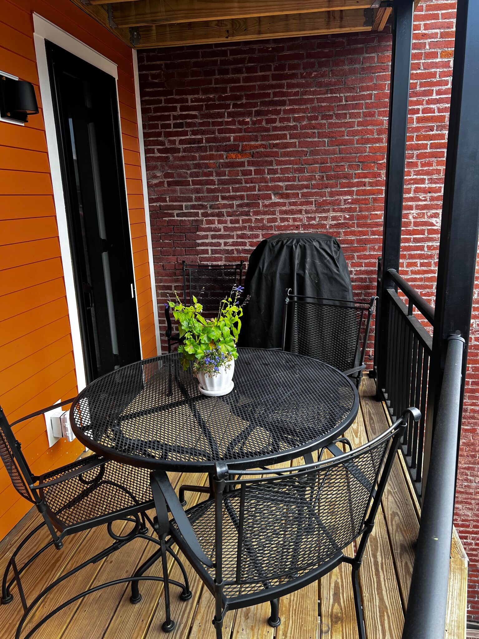 deck - 45 Market St