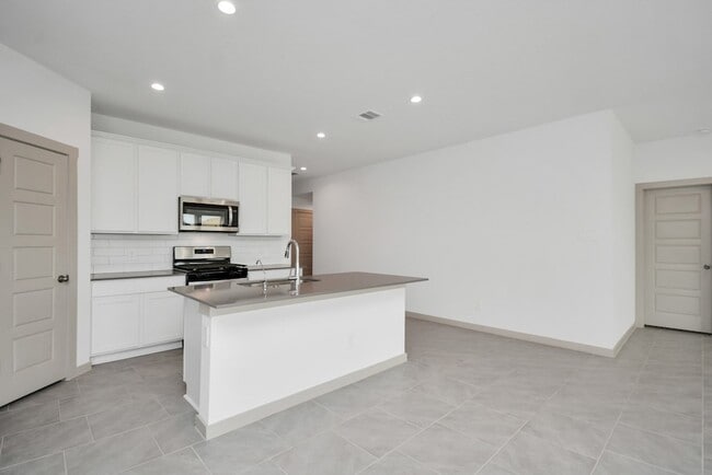 Building Photo - 7731 Suffolk Vly Ln